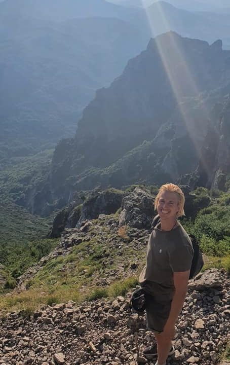 ongebonden en vrij zijn